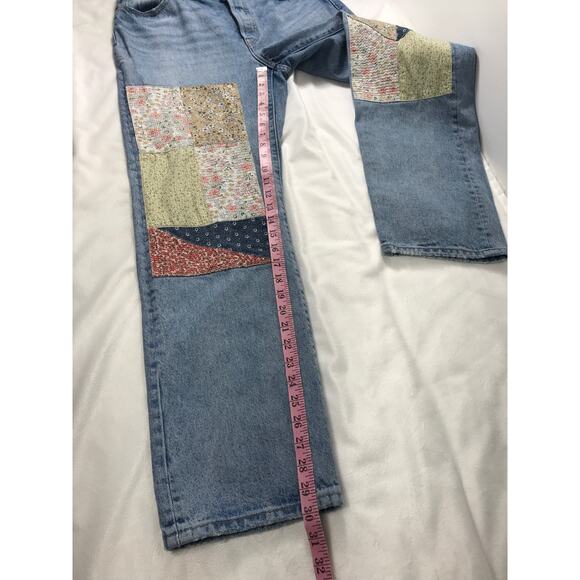Levis Patchwork Quilt 501 Jeans 29 Upcycled 150th Anniversary Boho Denim - Picture 15 of 15